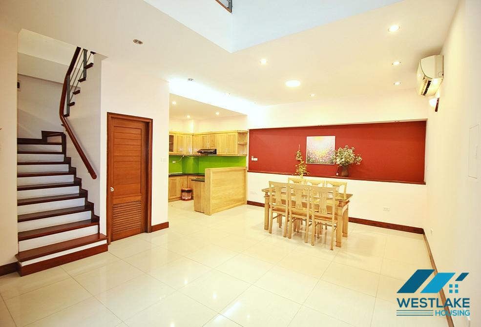 Four bedrooms house for rent in Tay Ho, Ha Noi