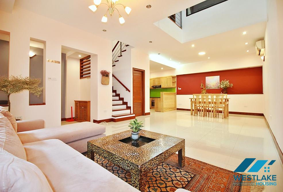 Four bedrooms house for rent in Tay Ho, Ha Noi