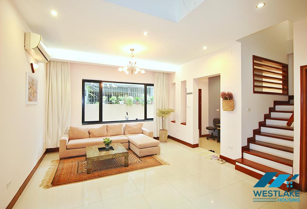 Four bedrooms house for rent in Tay Ho, Ha Noi