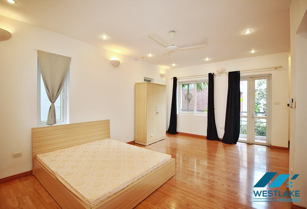 Beautiful house, fully furnished for rent on Tay Ho street