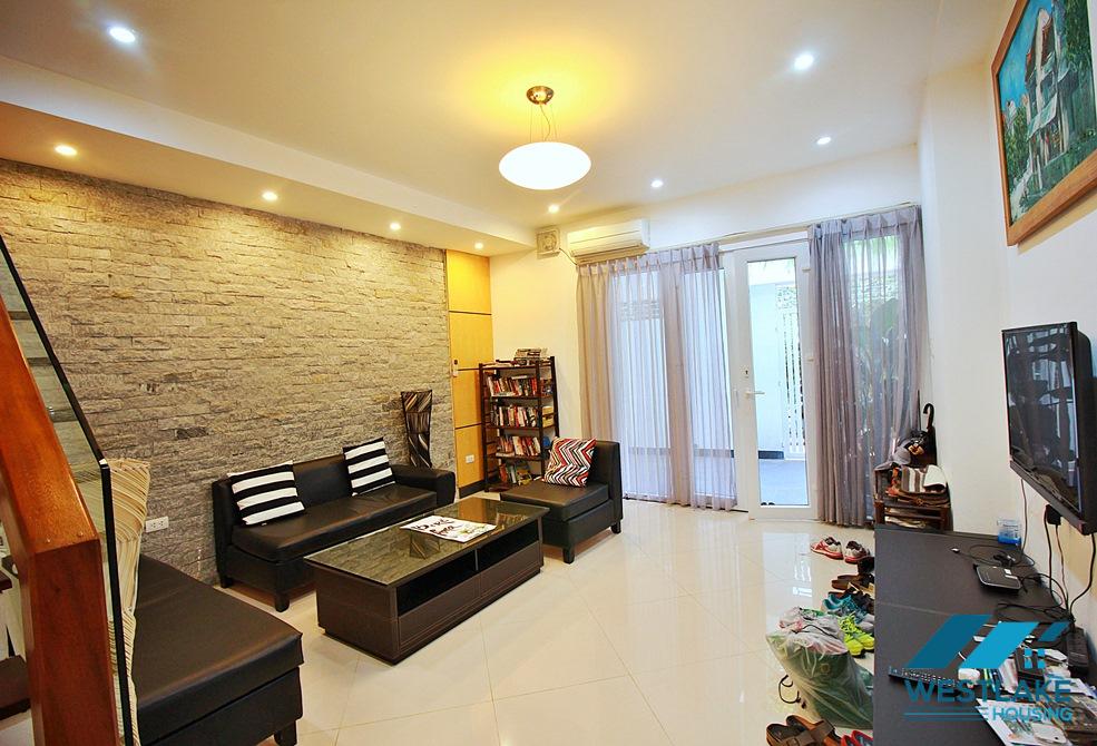 Elegant 5 bedroom house for rent near West lake side