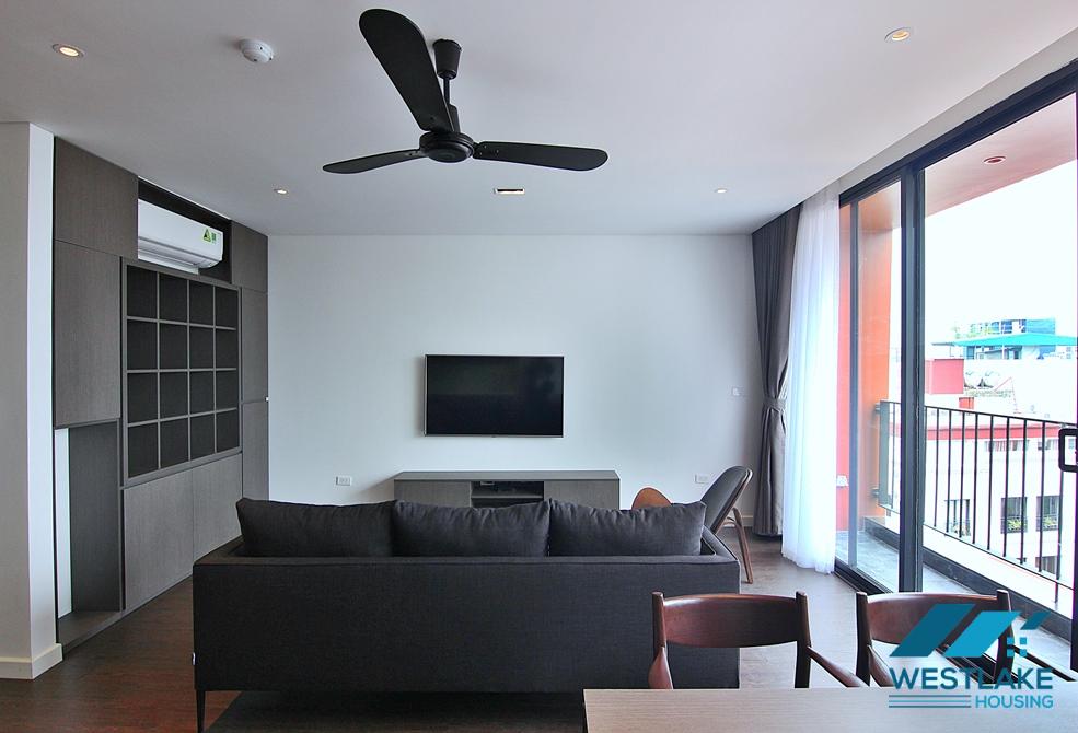 Lake view 2 bedrooms apartment for rent in Xuan Dieu, Tay Ho