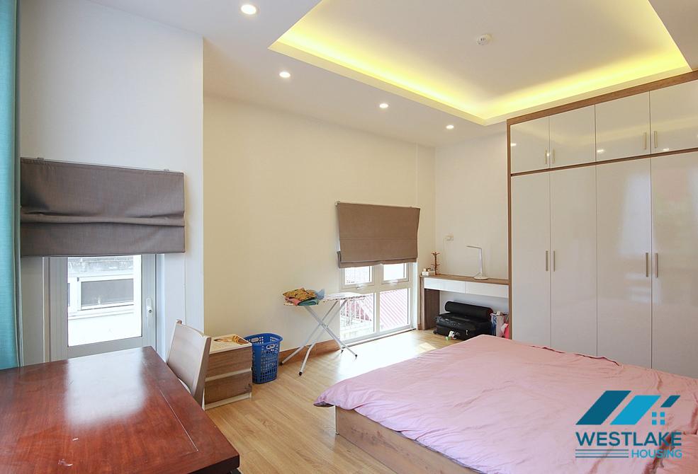 Brand new 02 bedrooms for rent in Xuan dieu st, Tay Ho District