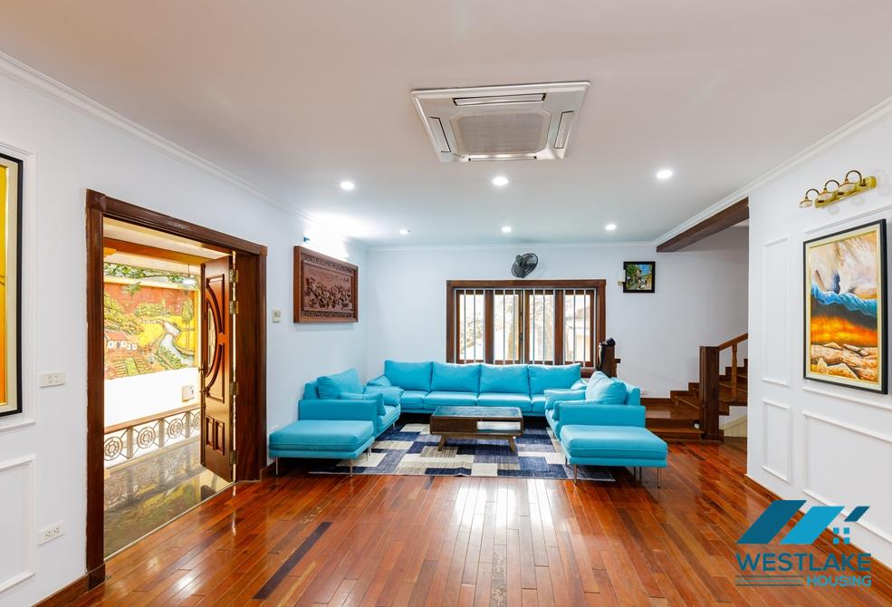 A Nice House with Feng Shui garden for rent in Au Co, Tay Ho