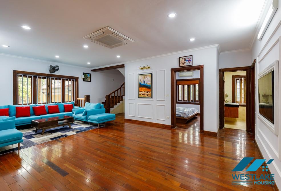 A Nice House with Feng Shui garden for rent in Au Co, Tay Ho