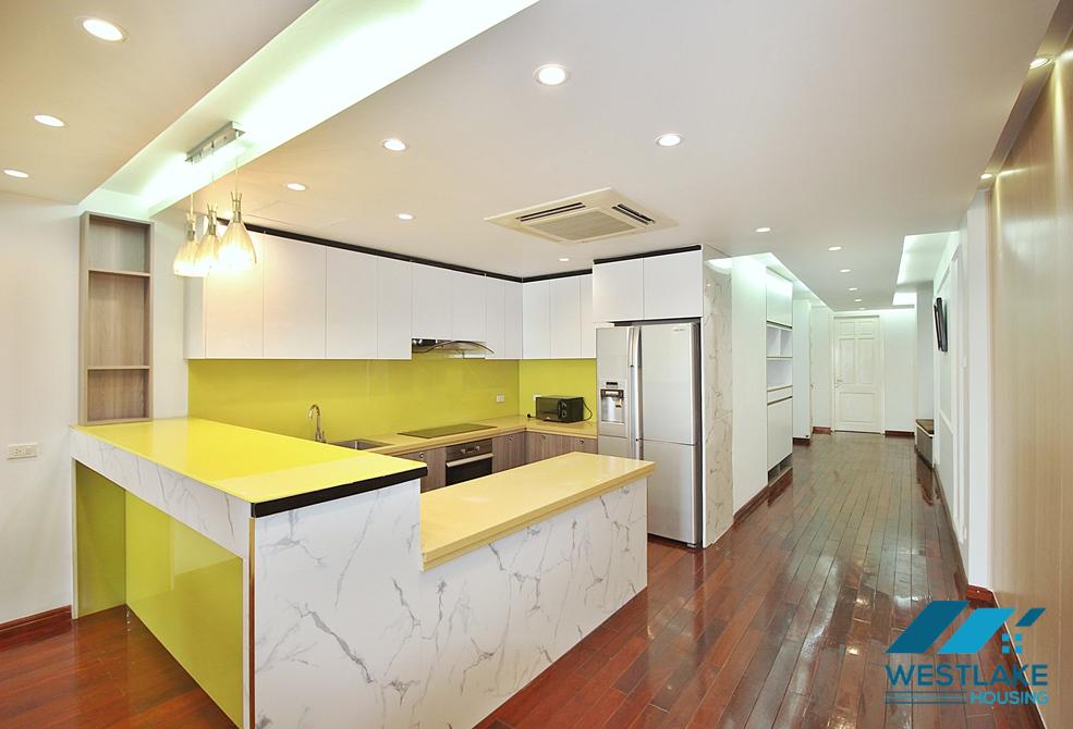 Lake view 3 bedroom apartment for rent in Yen Phu st, Tay Ho district