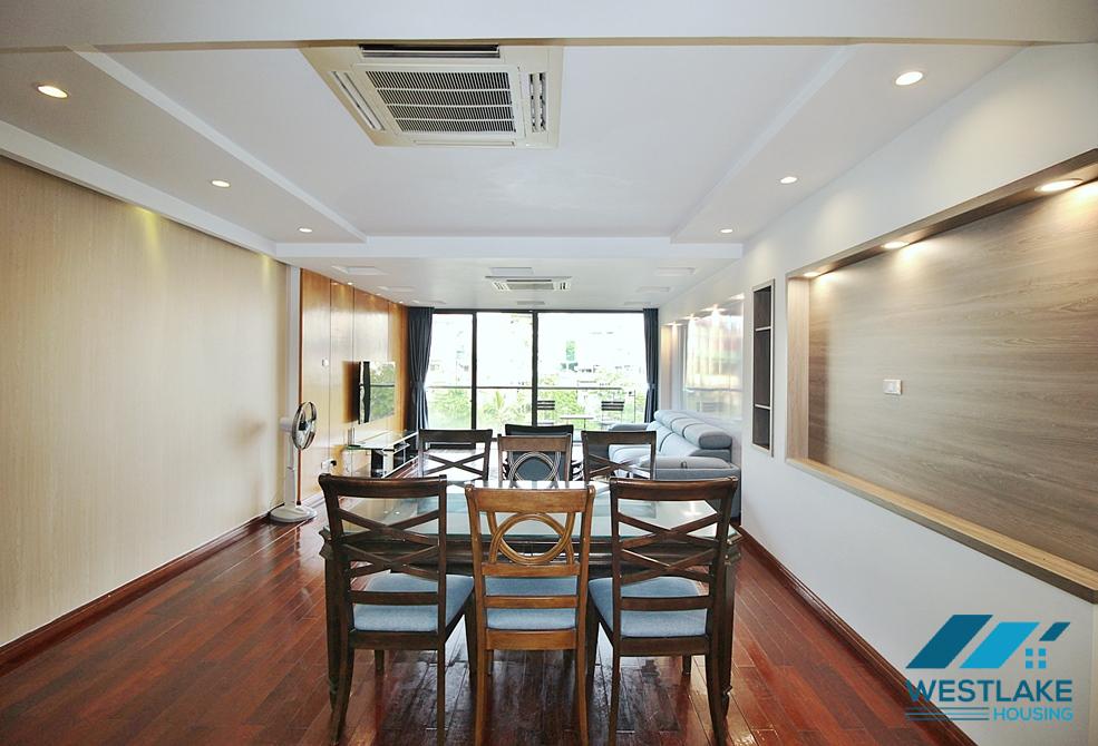 Lake view 3 bedroom apartment for rent in Yen Phu st, Tay Ho district