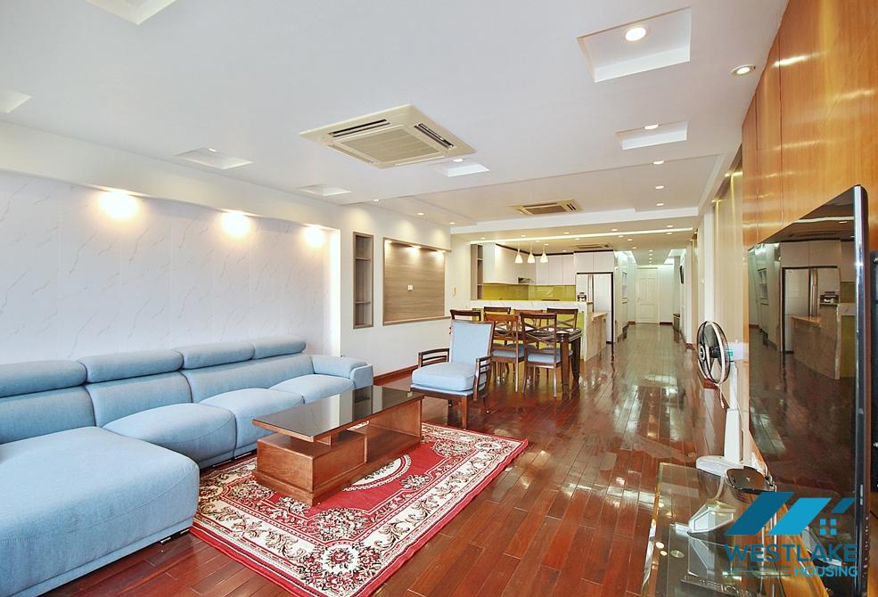 Lake view 3 bedroom apartment for rent in Yen Phu st, Tay Ho district