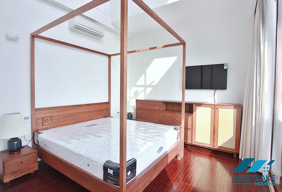 Lake view duplex 2 bedrooms for rent in Yen Hoa st, Tay Ho