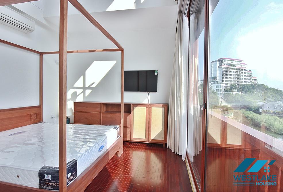 Lake view duplex 2 bedrooms for rent in Yen Hoa st, Tay Ho