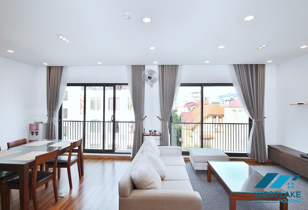 A nice and bright 2 bedroom apartment for lease in To ngoc van