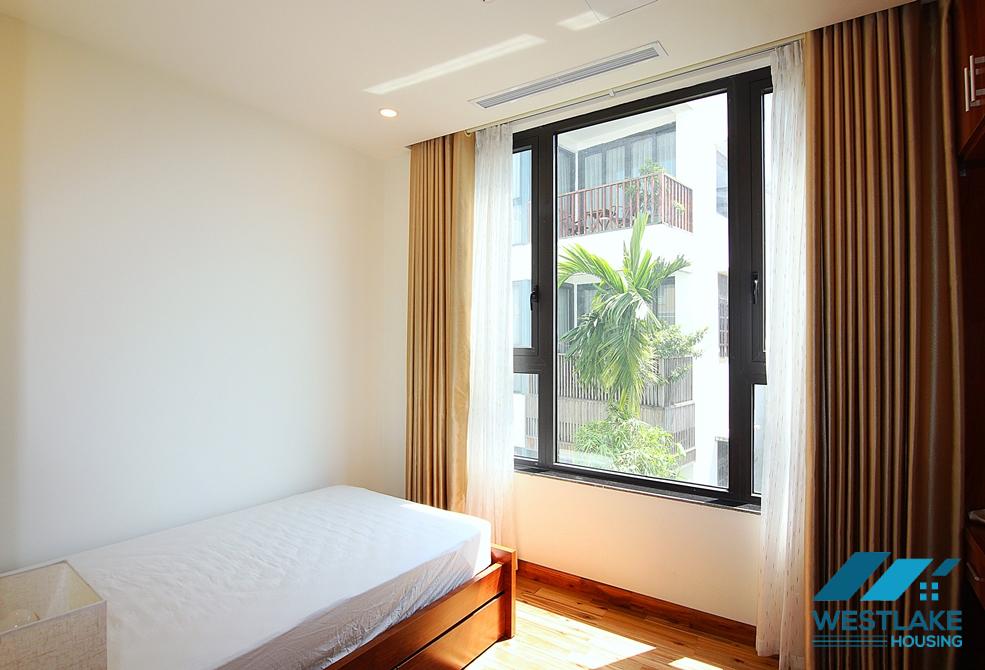 An affordable three-bedroom apt located on Dang Thai Mai, Tay Ho, Hanoi