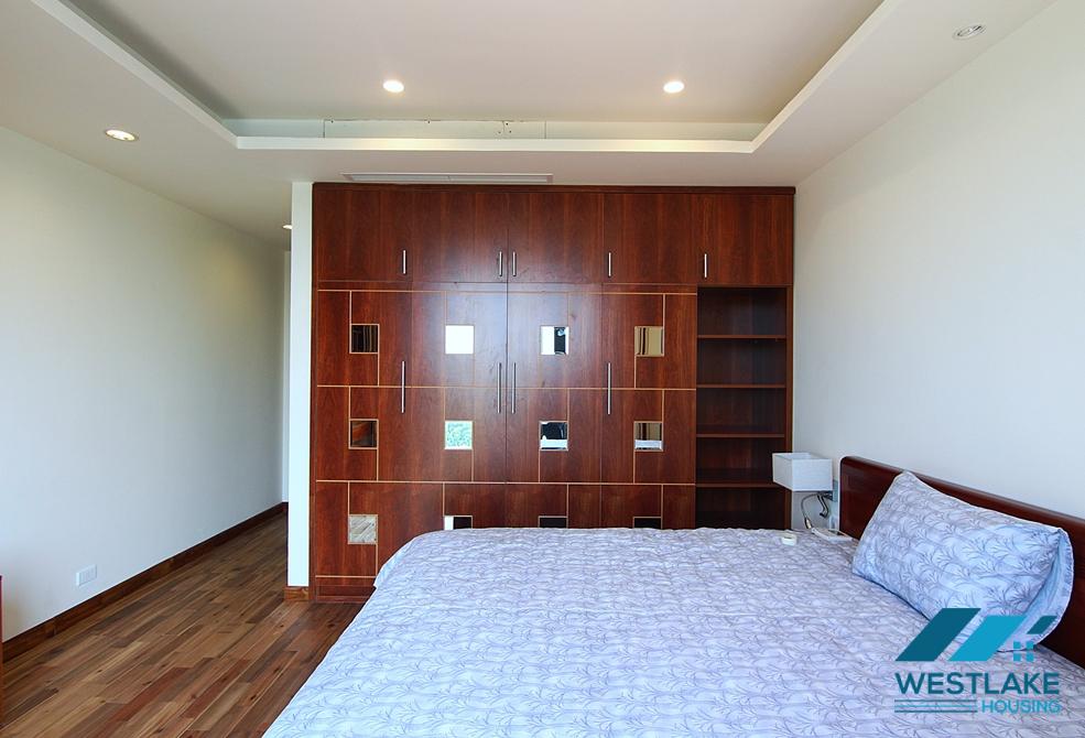 An affordable three-bedroom apt located on Dang Thai Mai, Tay Ho, Hanoi