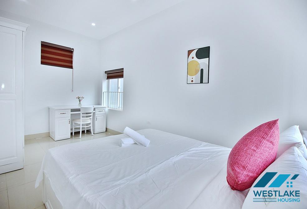 Good quality with white furnitures on the 5th floor for rent in Yen Phu st, Tay Ho