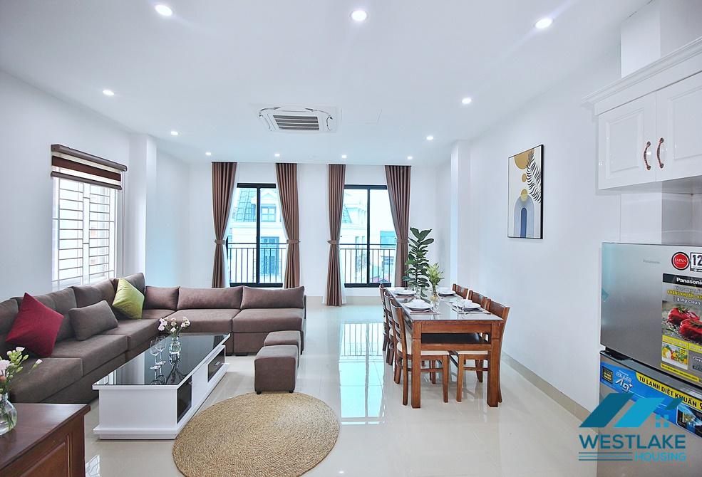 Good quality with white furnitures on the 5th floor for rent in Yen Phu st, Tay Ho