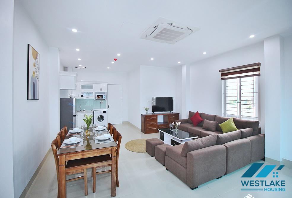 Good quality with white furnitures on the 5th floor for rent in Yen Phu st, Tay Ho