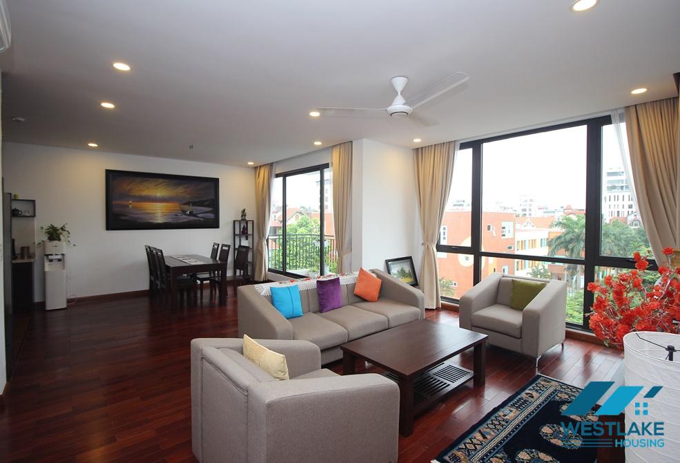 A nice and bright 3 bedroom apartment for rent in To ngoc van