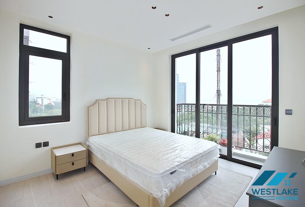 A luxury 4 bedroom apartment for lease in To ngoc van, Tay ho