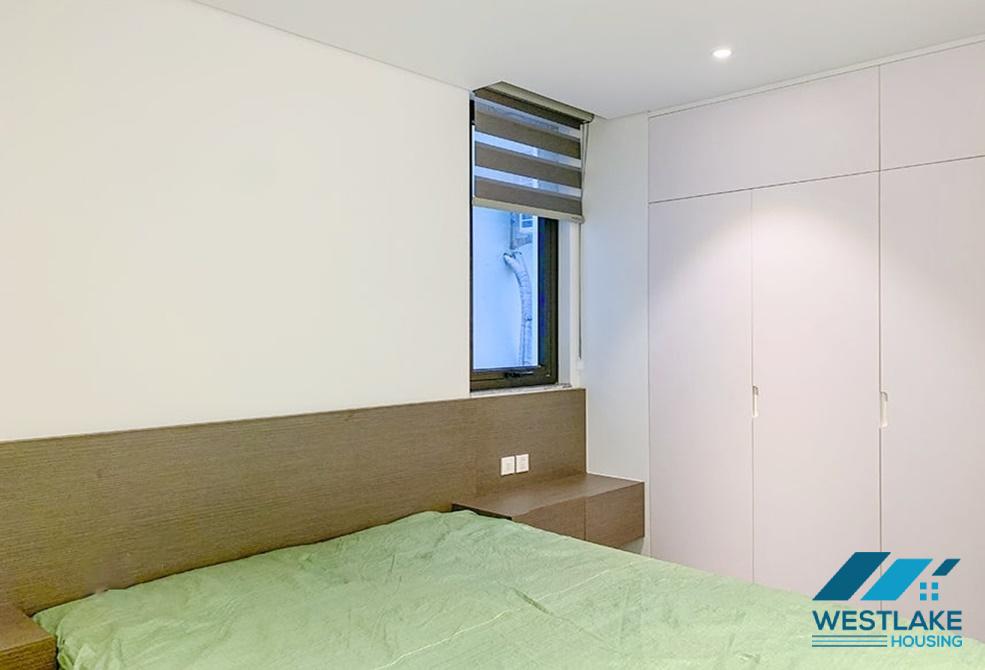 Lake view 02 bedrooms apartment in Nhat Chieu st, Tay Ho, Hanoi