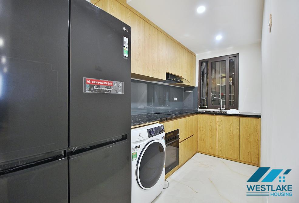 Renovated and lake view 2 beds apartment for rent in Quang An st, Tay Ho