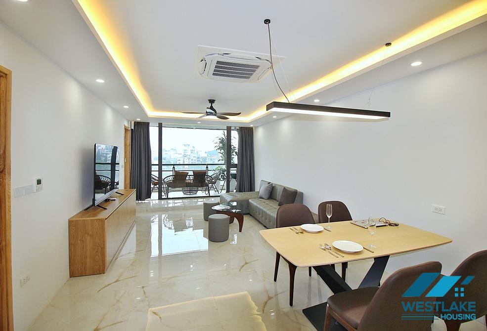 Renovated and lake view 2 beds apartment for rent in Quang An st, Tay Ho