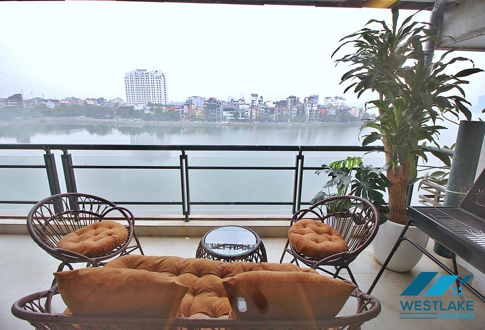 Renovated and lake view 2 beds apartment for rent in Quang An st, Tay Ho