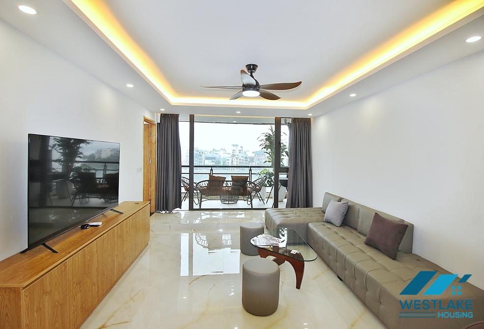 Renovated and lake view 2 beds apartment for rent in Quang An st, Tay Ho