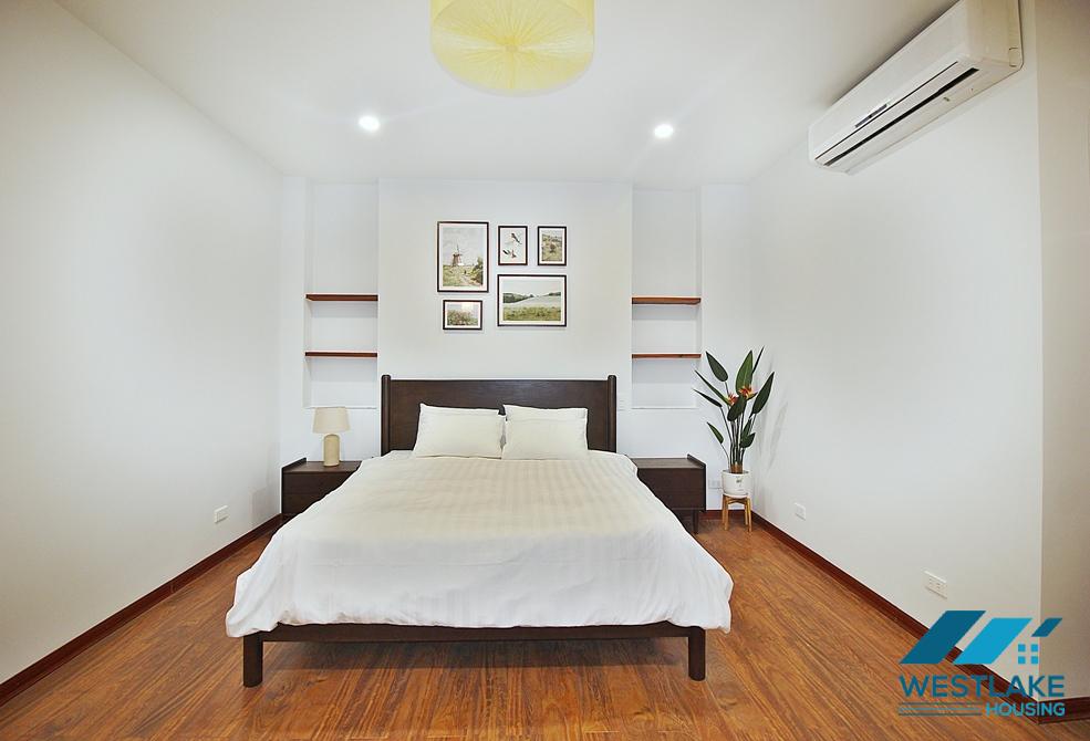 Lake view 03 bedrooms apartment for rent in Quang An st, Tay Ho district