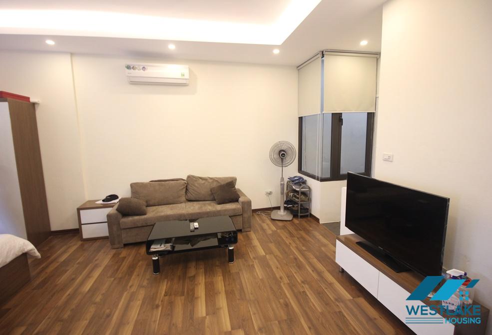 A brightly studio for rent in Ba Mau Lake, Dong Da, Ha Noi