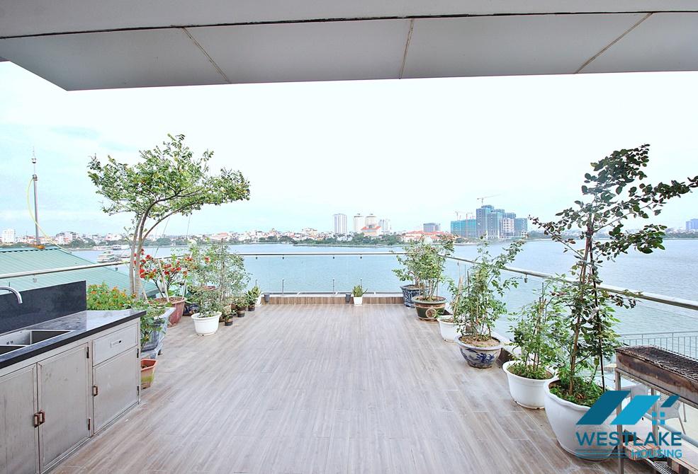 A beautiful lake view 2 bedroom apartment for rent in Nhat chieu, Tay Ho