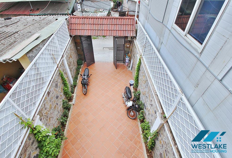 Unfurnished four bedrooms house for rent in Dang Thai Mai st, Tay Ho area