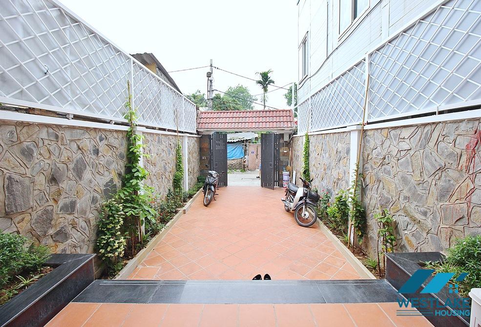 Unfurnished four bedrooms house for rent in Dang Thai Mai st, Tay Ho area