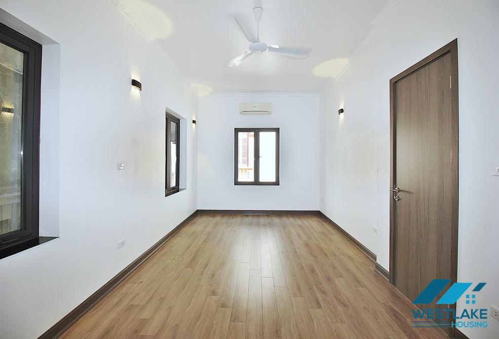 Bright 5 bedroom villa to rent with swimming pool in Tay Ho st.