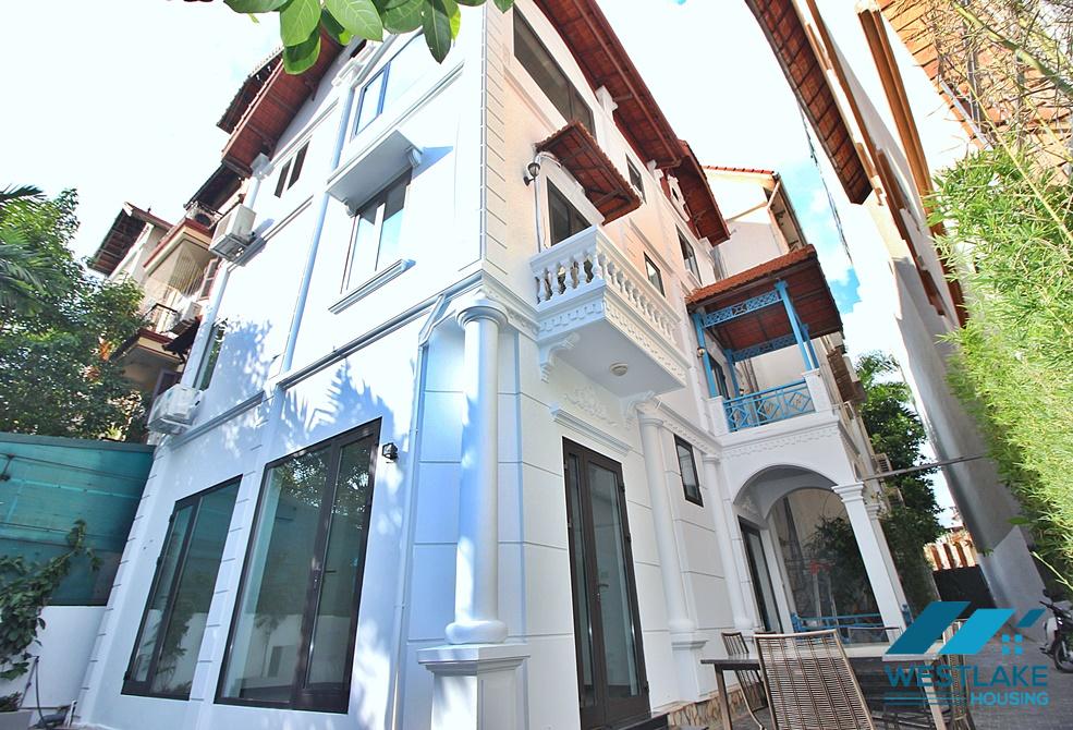 Bright 5 bedroom villa to rent with swimming pool in Tay Ho st.