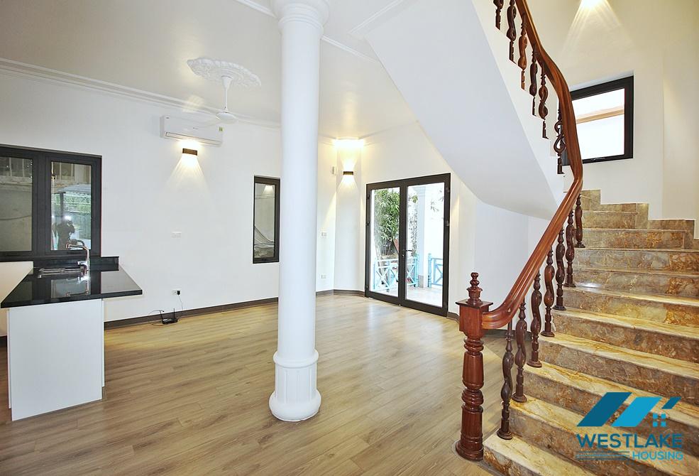 Bright 5 bedroom villa to rent with swimming pool in Tay Ho st.