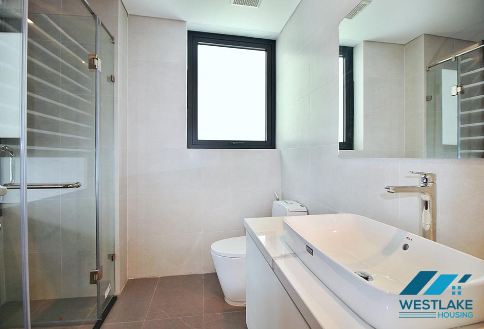 Brand new and bright 3 bedrooms apartment for rent in Xuan Dieu st, Tay Ho