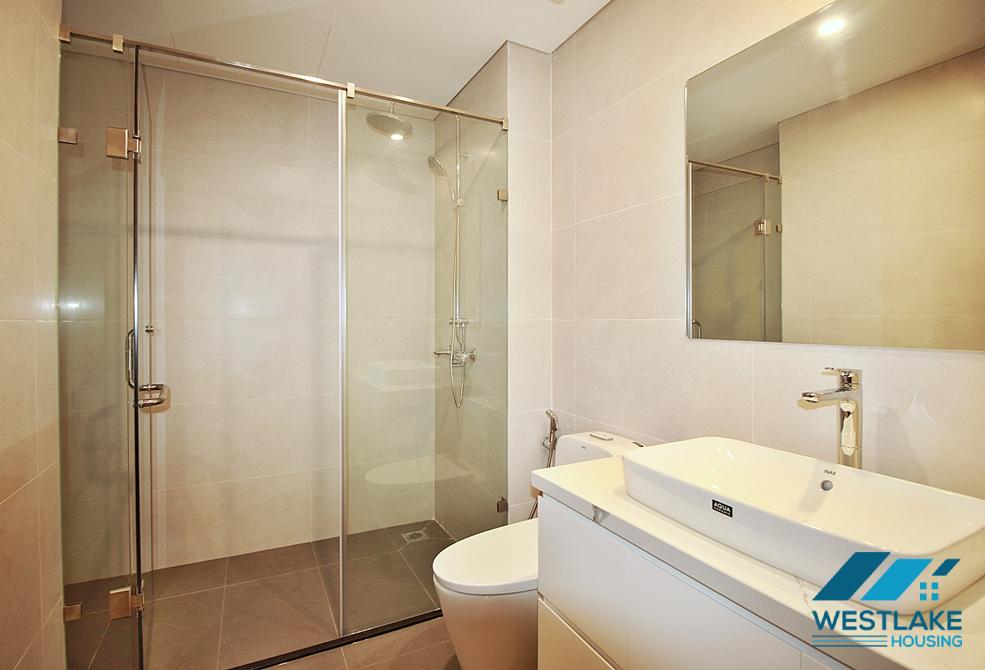 Brand new and bright 3 bedrooms apartment for rent in Xuan Dieu st, Tay Ho