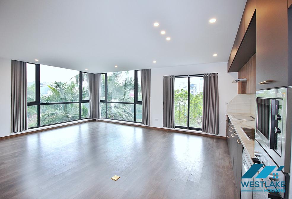 Brand new and bright 3 bedrooms apartment for rent in Xuan Dieu st, Tay Ho