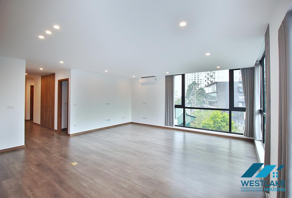 Brand new and bright 3 bedrooms apartment for rent in Xuan Dieu st, Tay Ho