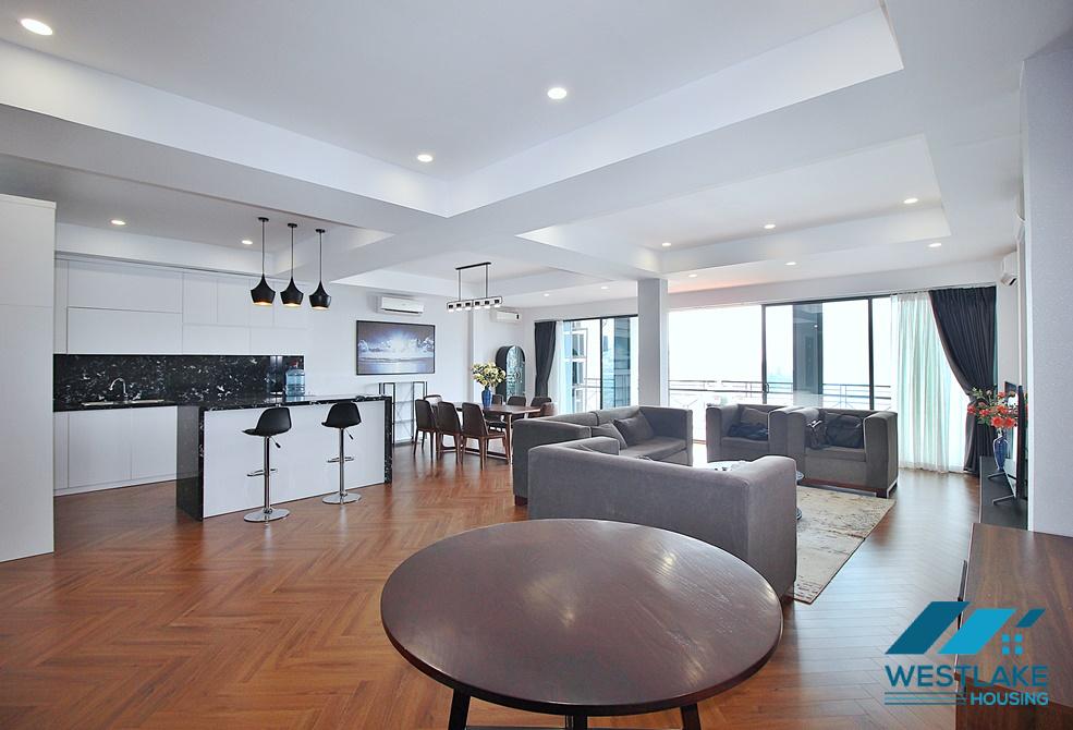 Renovated and lake view 3 beds apartment for rent in Xuan Dieu st, Tay Ho