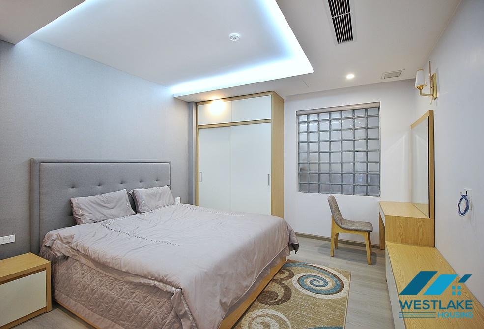 A nice 1 bedroom apartment for lease in To ngoc van