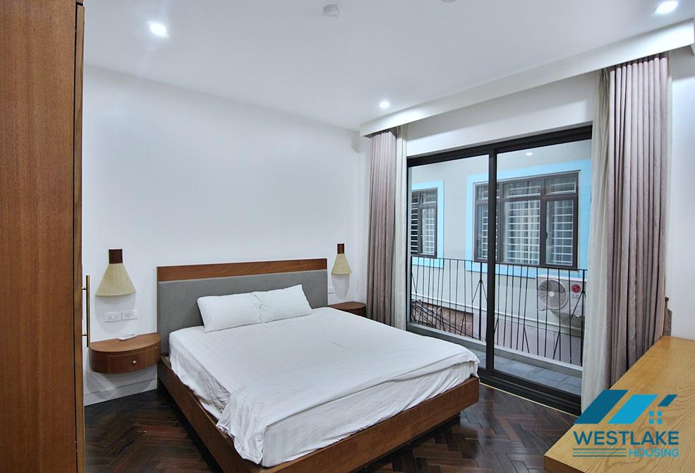 A beautiful 2 bedroom apartment with high quality furnitures in Dang Thai Mai, Tay Ho