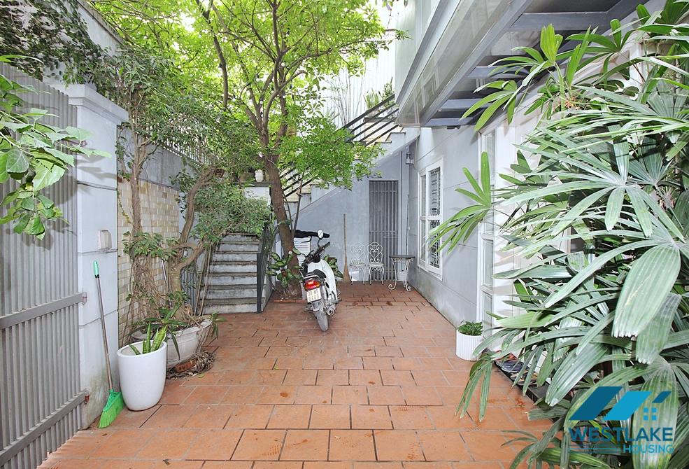 Lakeside garden house for rent in Tay Ho