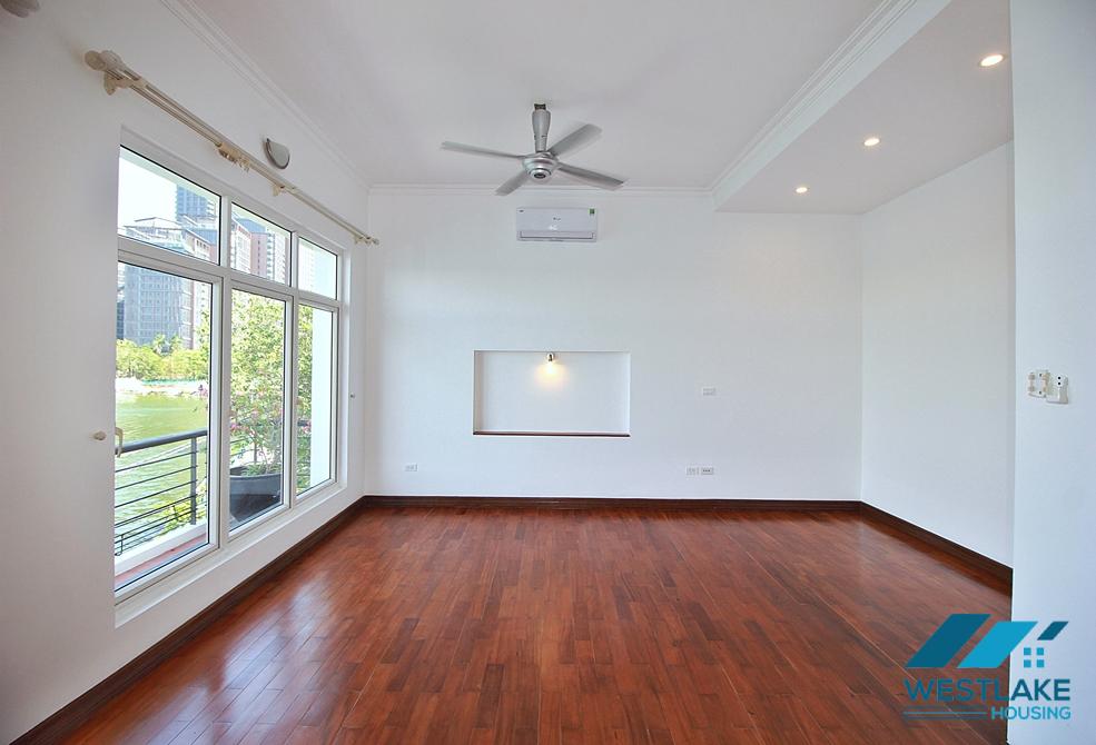 Renovated, lake view four bedrooms house for rent in Tay Ho, Ha Noi