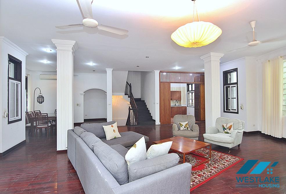 Beautiful house with 5 bedrooms for rent in the center of Westlake Tay Ho