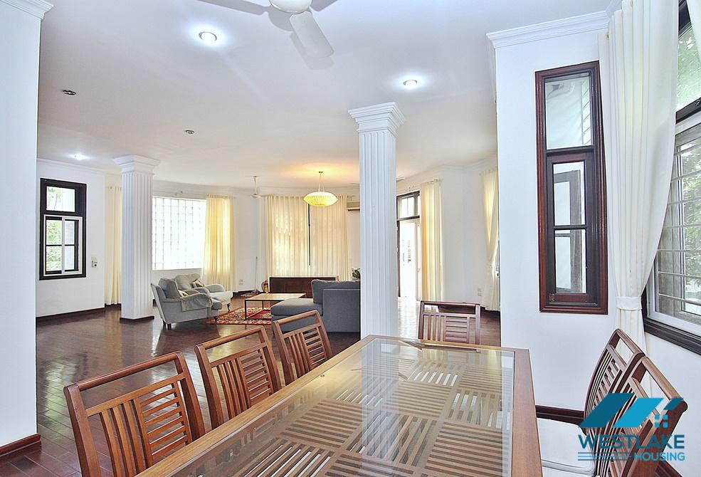 Beautiful house with 5 bedrooms for rent in the center of Westlake Tay Ho