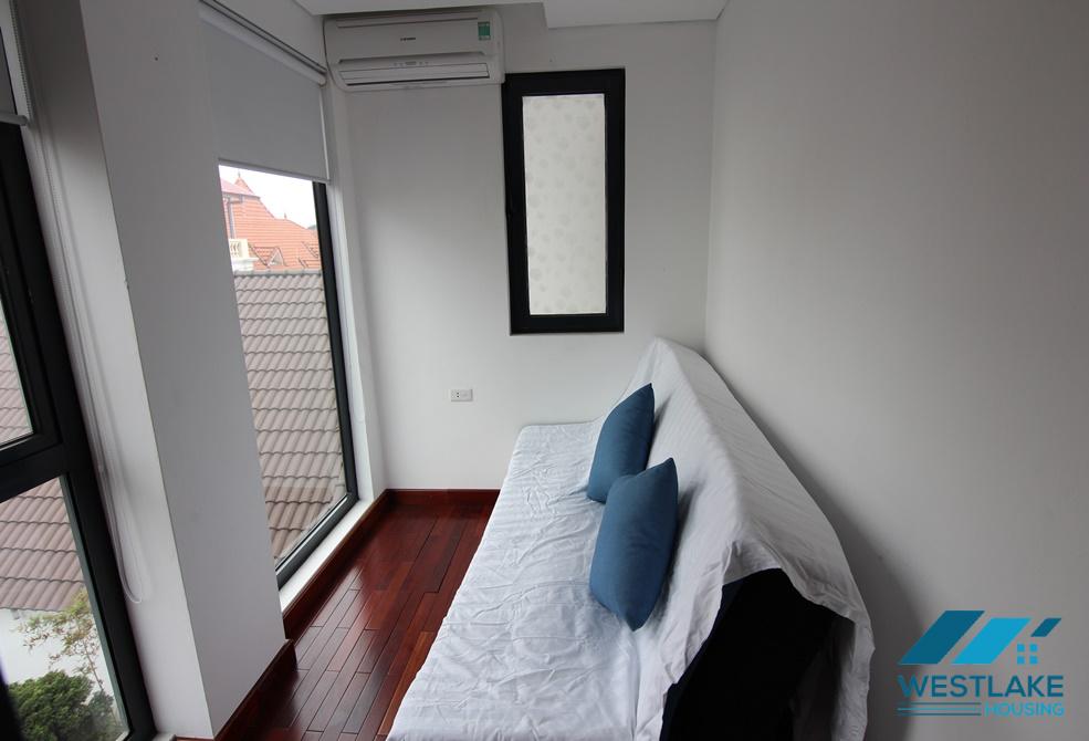 A nice 1 bedroom+1 working room on Tay Ho street for rent