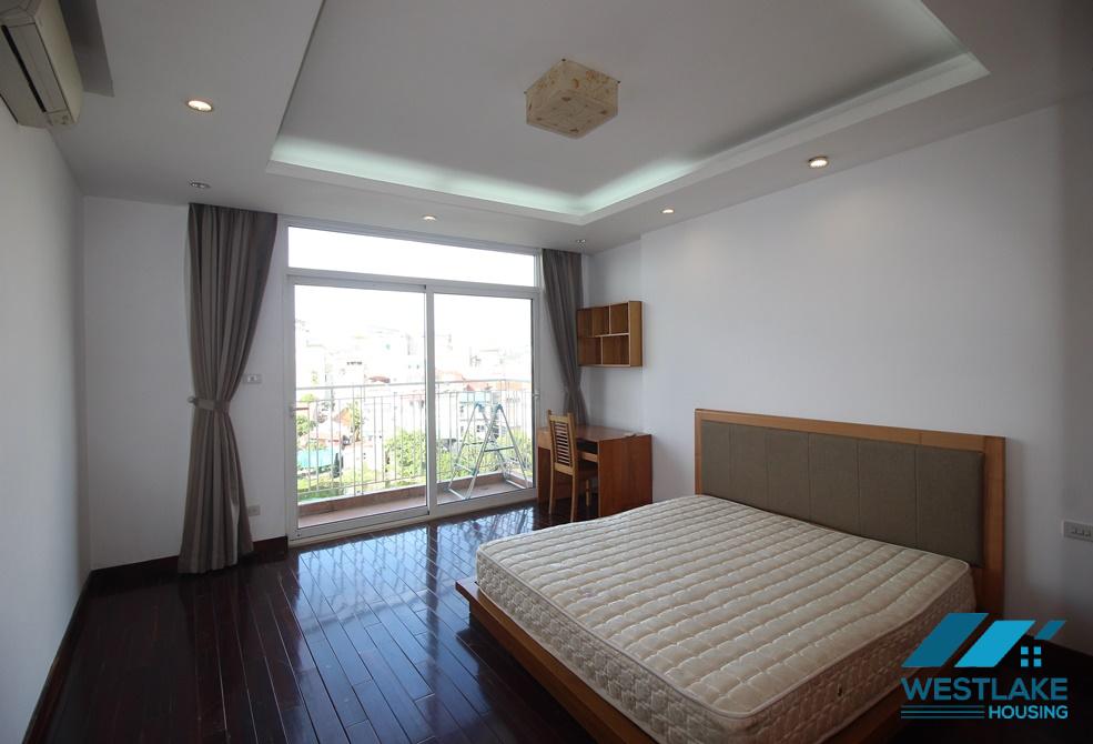 Spacious 03-bedroom apartment for lease on Xuan Dieu Street, Tay Ho, Hanoi