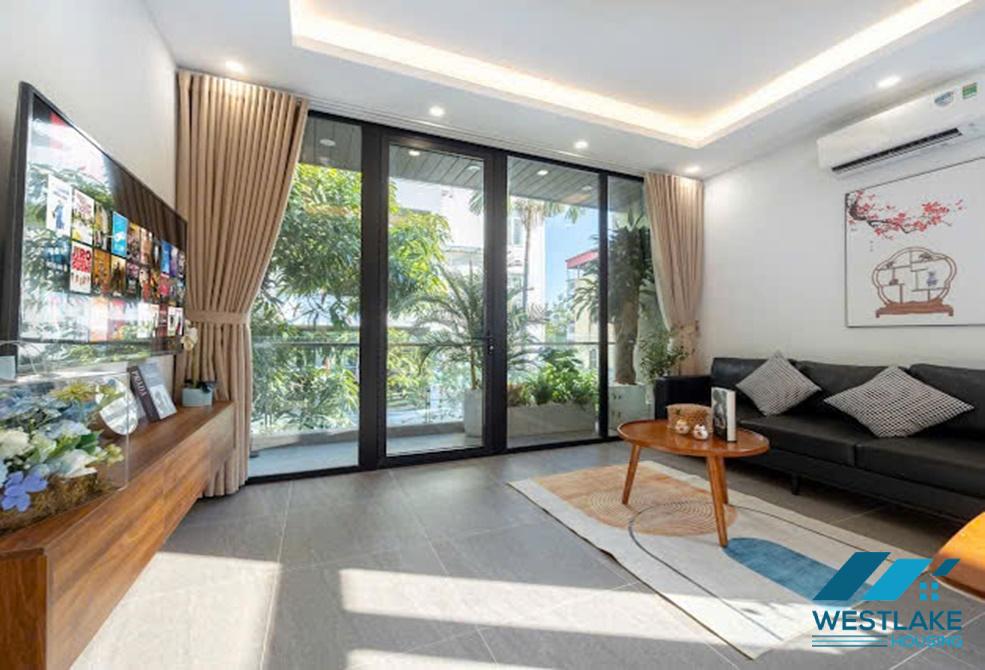 A beautiful 2 bedroom apartment for rent in Nhat Chieu st, Tay Ho