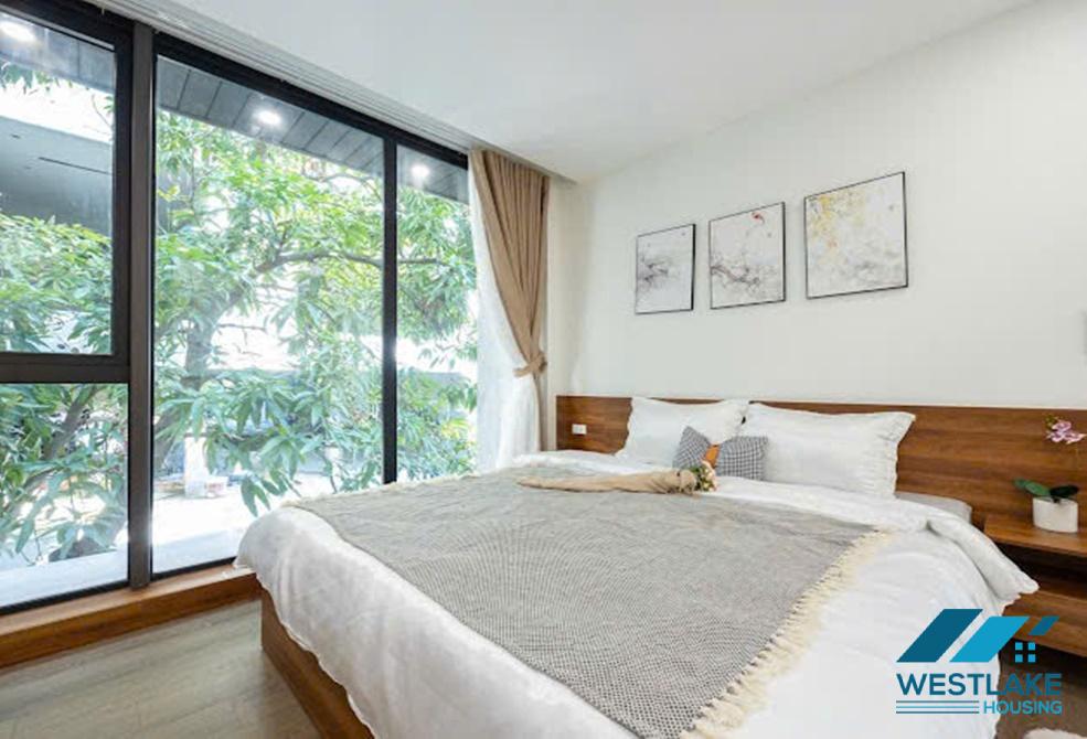 A beautiful 2 bedroom apartment for rent in Nhat Chieu st, Tay Ho